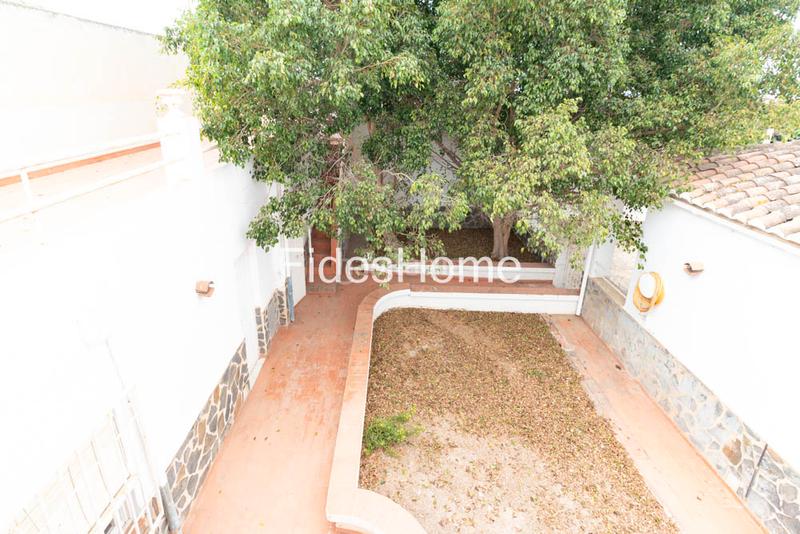 Foto b78f3824-d631-4806-a6f7-1e7446f7a055. Chalet in calle general palafox 2 in Los Tablones - La Garnatilla Motril