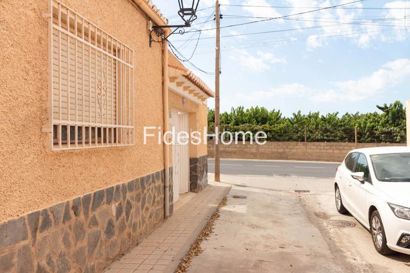 Foto e5aabd86-9442-4556-ac71-dbdecb786762. Chalet in calle general palafox 2 in Los Tablones - La Garnatilla Motril
