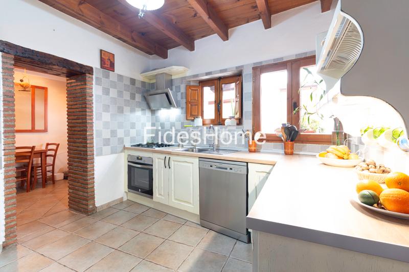 Foto 6139c99f-1169-4bd2-87ff-b3fceff22453. Casa in calle cañadilla 8 in Dúrcal