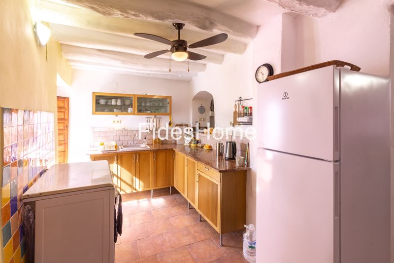 Foto c119cdd4-c655-438d-825f-3df18ef6d22d. Casa adossada a calle carniceria 21 a Lecrín
