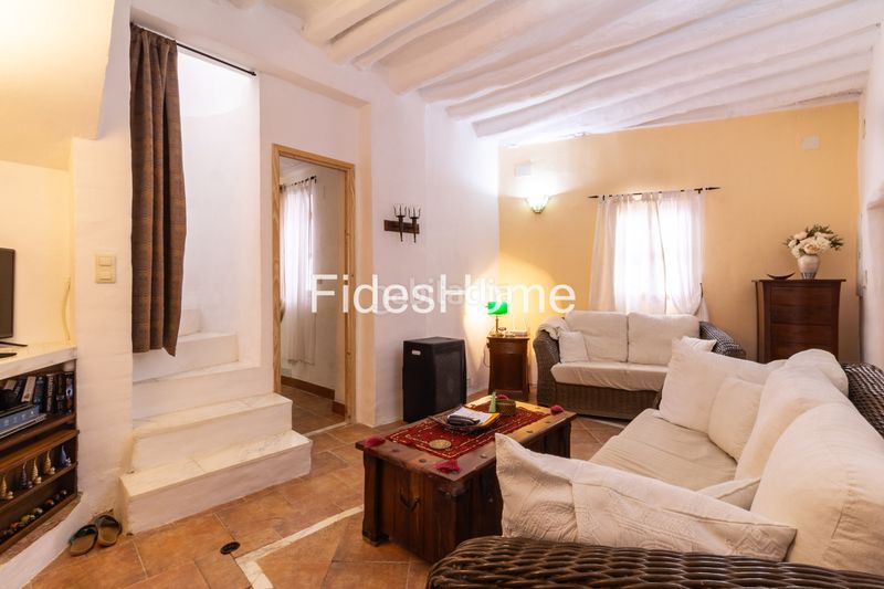 Foto db15687d-e314-40f7-88b3-d6e0311803e2. Casa adossada a calle carniceria 21 a Lecrín