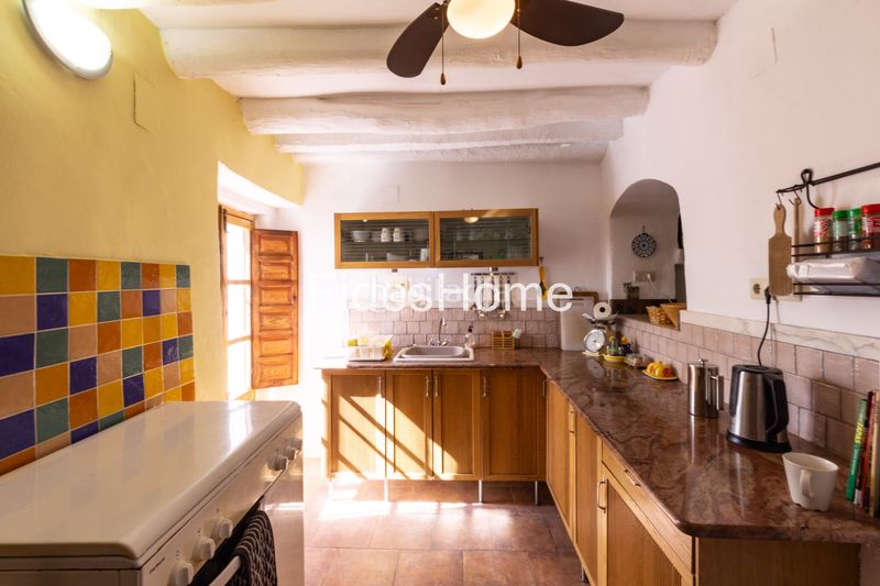 Foto dde13ff0-00c7-47ba-9563-d62b29041136. Casa adossada a calle carniceria 21 a Lecrín