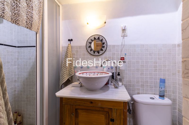 Foto f203130b-0190-4805-a140-8c696f26c8ad. Casa adossada a calle carniceria 21 a Lecrín
