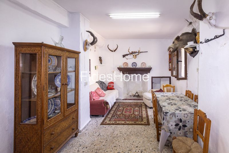 Foto 84fc2530-d8d2-41f6-9fa9-f0ccdaf7b645. Casa adossada a calle santisima trinidad 5 a Pinar (El)