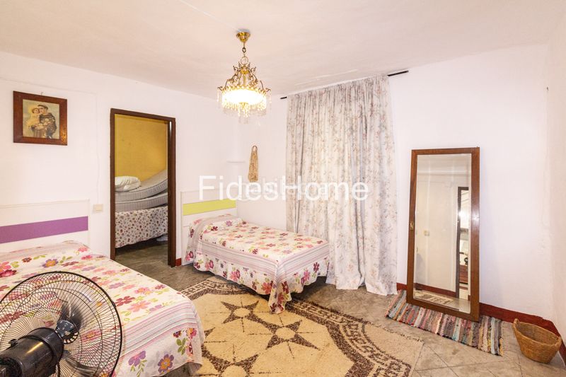 Foto f4202e13-a5d7-4434-bb3c-422b00b8579b. Casa adossada a calle santisima trinidad 5 a Pinar (El)