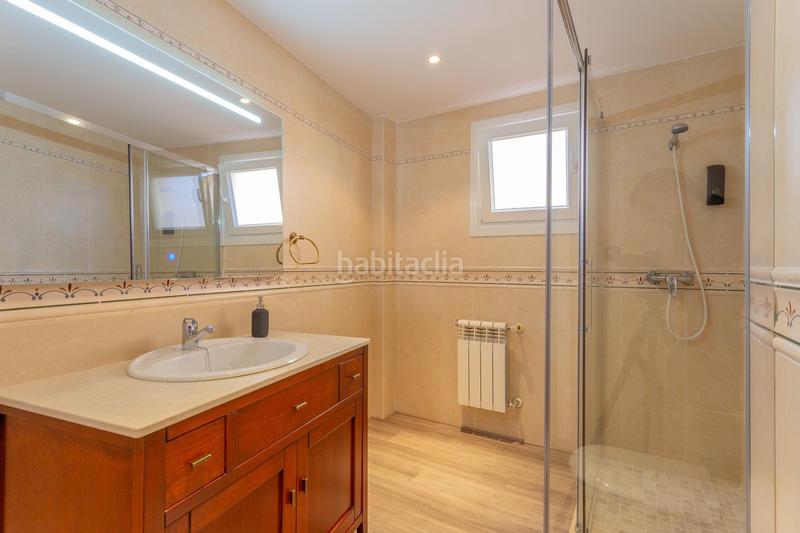 Foto c0d266c7-d9a0-4b7d-9157-7f59645c0906. Pis amb calefacció aparcament a San Ildefonso Granada