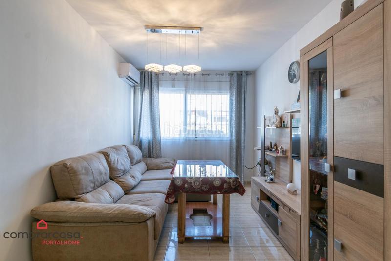 Foto 94858e35-475a-4ecb-9390-d721d41a90de. Piso amplio piso en el centro de hijar con garaje y trastero en Gabias (Las)