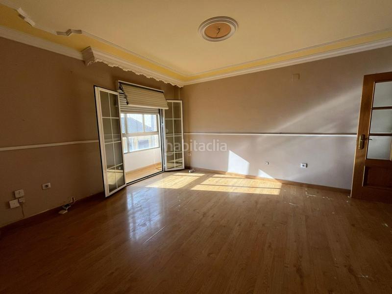 Foto c96a9fbf-5939-41ad-8861-d6f2bc7e1010. Appartement dans calle pablo iglesias 2 dans La Zubia Ciudad Zubia (La)