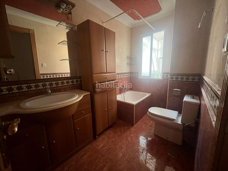 Foto a6b7203b-fe92-43a3-8f05-7ef72b951d10. Etagenwohnung in calle pablo iglesias 2 in La Zubia Ciudad Zubia (La)