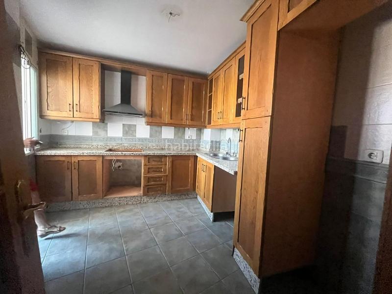 Foto cc73deee-b408-481c-8951-056536bfd8c5. Etagenwohnung in calle pablo iglesias 2 in La Zubia Ciudad Zubia (La)