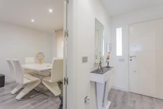 Casa adossada  Calle jose de larra. Casa totalmente reformada con 3 dormitorios, patio y placas foto