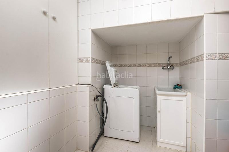 Foto 0cba73c9-414f-49a6-9d36-0c98db900b50. Casa a calle castoreño 7 a Joaquina Eguaras Granada