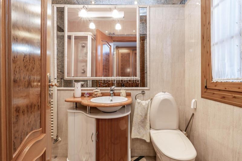 Foto 109ab23f-7c6d-4404-8f75-177c069ee5d8. Casa a calle castoreño 7 a Joaquina Eguaras Granada