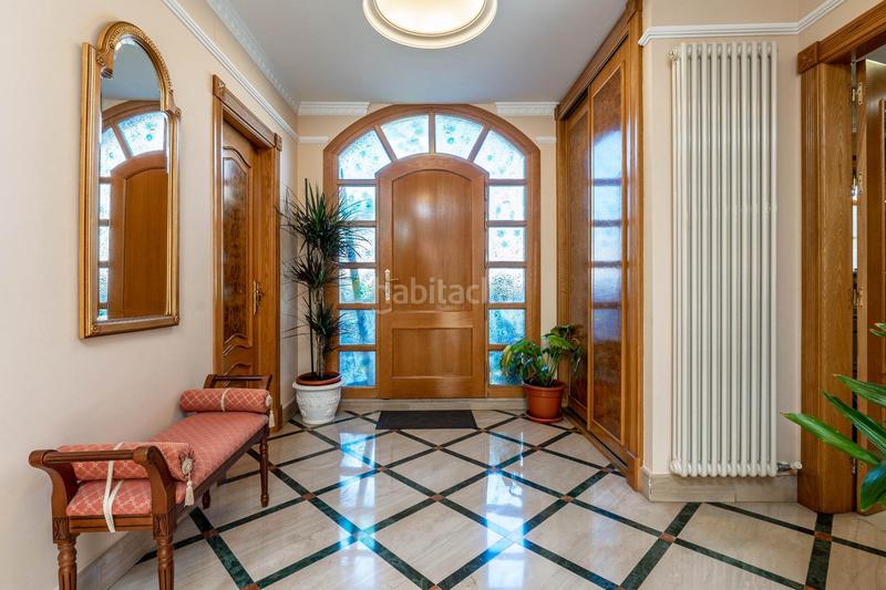 Foto 17cdc13c-7f60-4734-b823-1f3c3aa9b681. Casa a calle castoreño 7 a Joaquina Eguaras Granada