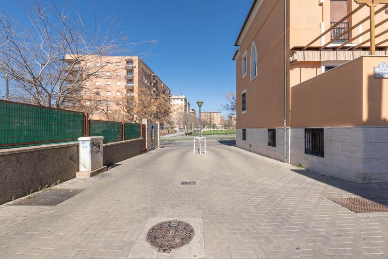 Foto ab969603-136e-4443-8fc7-4fecec0e03fd. Casa a calle castoreño 7 a Joaquina Eguaras Granada