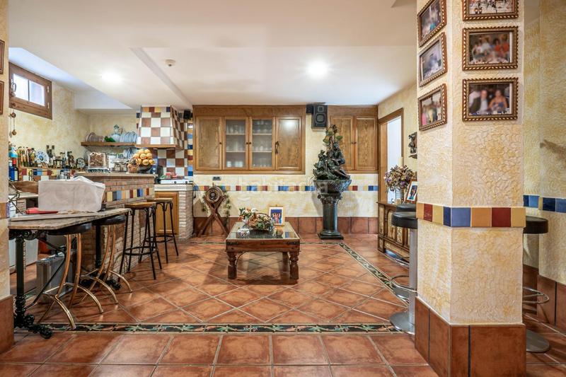 Foto b675f7af-1c90-4c63-bf5e-3ce2c310e507. Casa a calle castoreño 7 a Joaquina Eguaras Granada