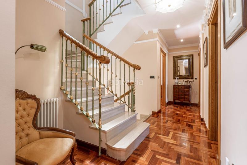 Foto e0462e46-0b3c-4e11-bbbe-14ab6581d45c. Casa a calle castoreño 7 a Joaquina Eguaras Granada