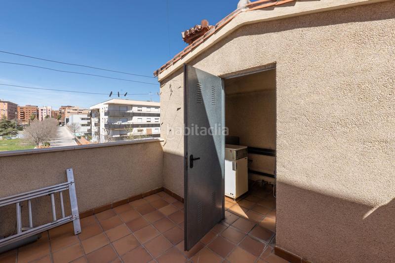 Foto f0b17e72-67ac-4f9d-8e55-a4a11d67e799. Casa a calle castoreño 7 a Joaquina Eguaras Granada