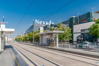 Casa aparellada  Calle paris. Magnfica pareada en esquina