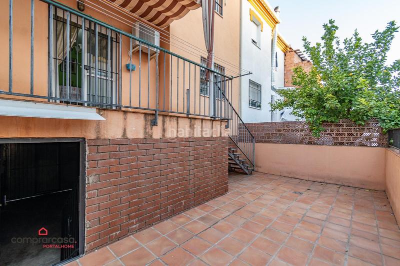 Foto 12562d6e-f779-4d1c-8d2a-c2753debe215. Casa adossada a calle calle de gloria fuertes a Belicena Vegas del Genil