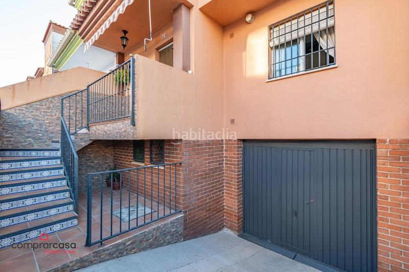 Foto 4790237a-5d24-402c-b599-e807d02cad81. Casa adossada a calle calle de gloria fuertes a Belicena Vegas del Genil