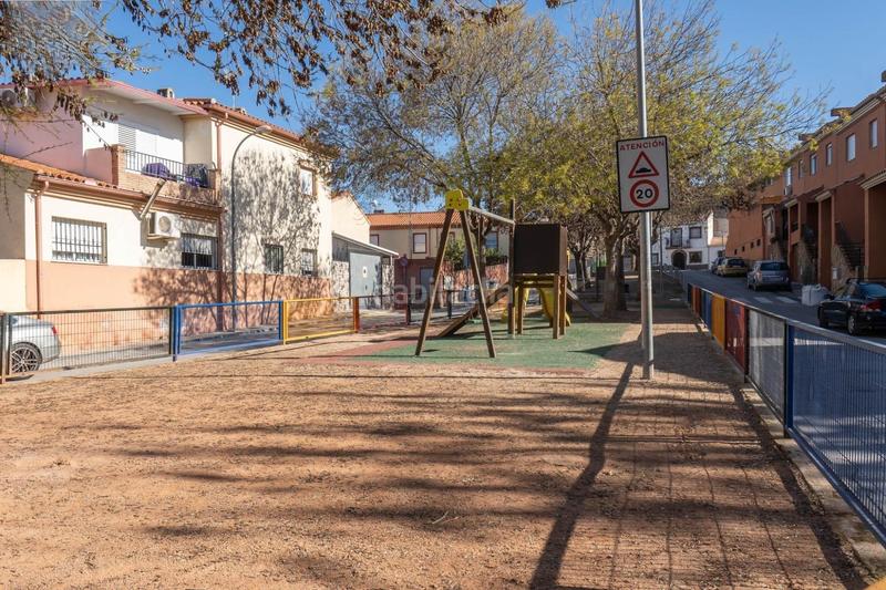 Foto 2298e60a-db29-4455-9d2d-5b73f5f473e9. Casa adosada en Polideportivo Alhendín