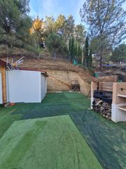 Terreno residencial en Calle cortijuela 65. Casita  de madera con una gran parcela edificable  en cumbres ve