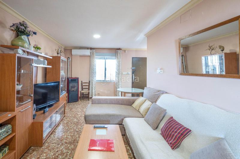 Foto d4b77733-97ef-4c65-9cbb-d4daed44f024. Xalet amb aparcament a Alfacar