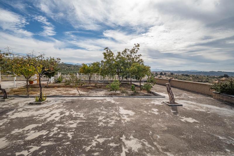 Foto dab21b8f-2494-407e-bacb-c4015bbd047a. Xalet amb aparcament a Alfacar