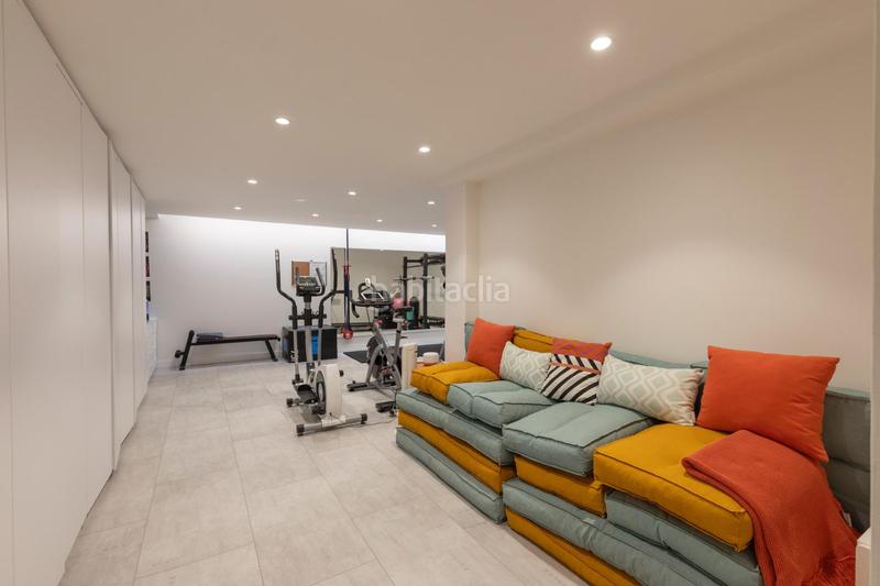 Foto 3cf67a25-ec97-4f27-8372-7a3262348c8e. Casa aparellada amb aparcament a Santa Fe