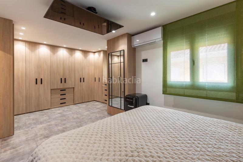 Foto 4c865523-b52d-4f89-9ec6-f7cb733e5ae3. Casa aparellada amb aparcament a Santa Fe