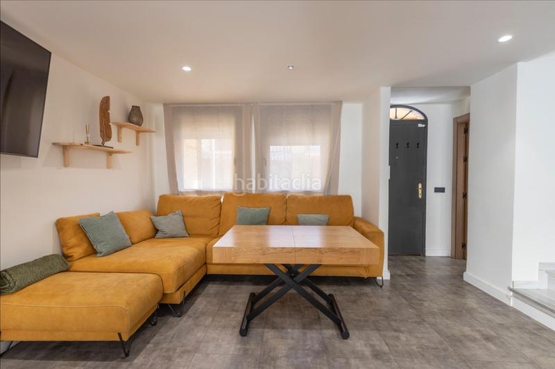 Foto 56252a83-6334-4e7c-ba0d-3e242e1e022a. Casa aparellada amb aparcament a Santa Fe