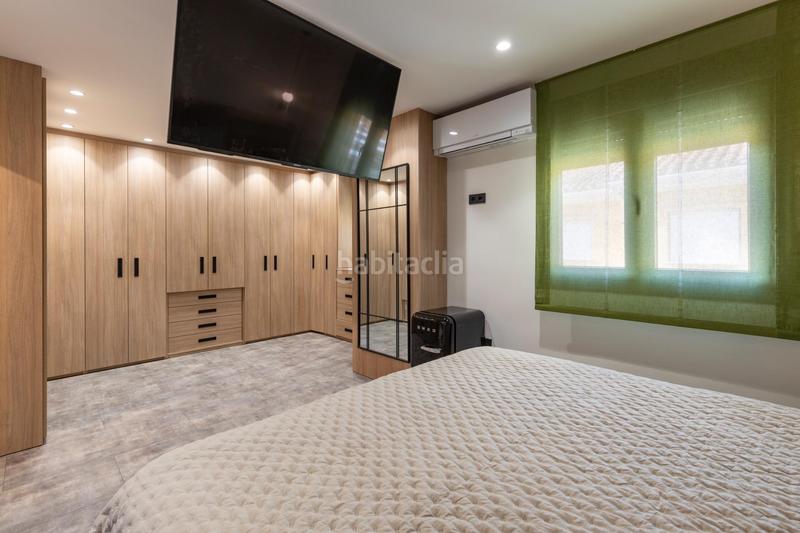 Foto 715765bc-6740-44c0-8541-66bec08fd437. Casa aparellada amb aparcament a Santa Fe