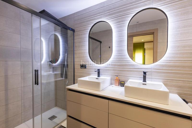 Foto bce05ec6-3904-4f5d-8eb9-1af38eb809d1. Casa aparellada amb aparcament a Santa Fe