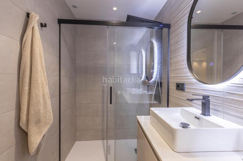 Foto e3583024-0bc6-4a6d-964e-72835bec1552. Casa aparellada amb aparcament a Santa Fe