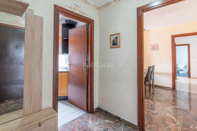 Foto cc027ad7-3b23-45c6-b790-f815a562f409. Flat with parking in Barrio de Zaidín Granada
