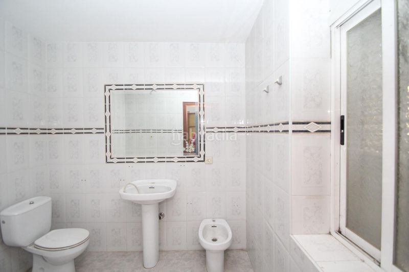 Foto aa905b2a-19a5-4303-a069-d645c9ffad58. House in calle pablo picasso 32 in Cúllar Vega