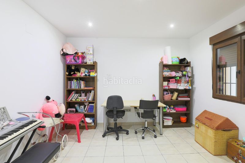 Foto fee822be-d249-4a97-bd1a-bd6674555313. Xalet amb calefacció aparcament a Padul