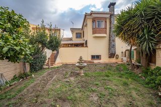 Casa  Avenida avenida san antón. Se vende chalet en ambroz  centro del pueblo  vegas del genil