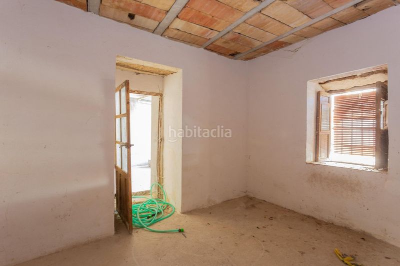 Foto b098982f-ef26-4610-858a-6b88ffdb4f1a. Masia a Escúzar