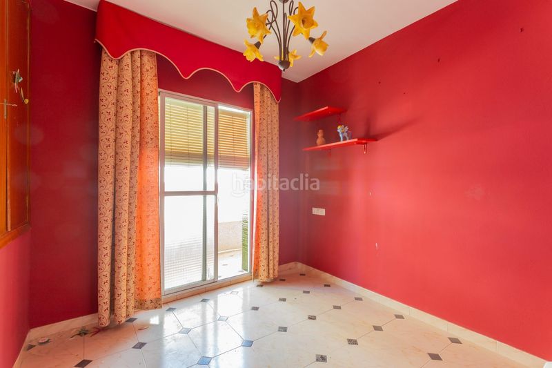 Foto e8386eb5-54fc-4f7f-b9bc-36c87a7ce431. Masia a Montejícar