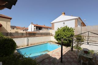 Chalet  Calle aracena. Chalet independiente con piscina en híjar, las gabias