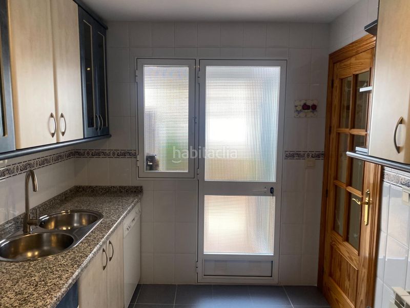 Foto 4ca874c0-7925-4c57-8354-2ce630d66f78. Casa adossada amb calefacció aparcament a Cájar