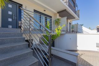 Casa adossada a Avenida Avenida Cristóbal Colón