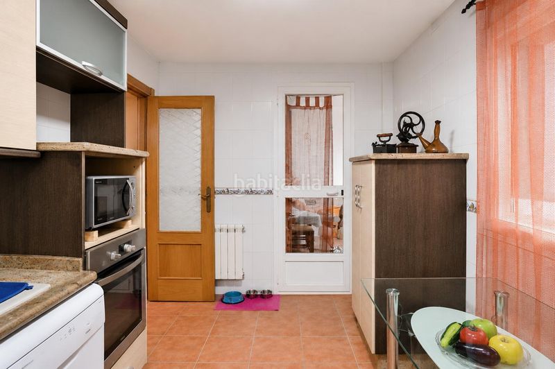 Foto 4043dd60-fa80-436f-80c8-87ffd554e0d5. Casa amb aparcament a Padul
