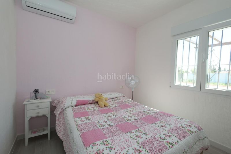 Foto 368c5e98-3b3c-4965-964d-8d9b52681546. Casa amb aparcament a Moraleda de Zafayona
