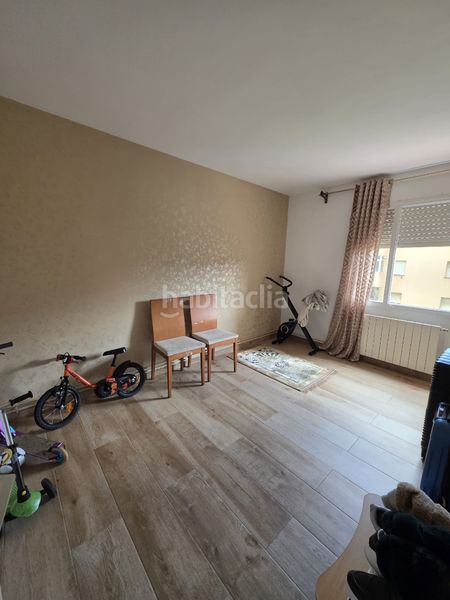 Foto a3d85182-cdab-47b7-bd6d-ee025a495aef. Pis amb calefacció aparcament a Banyoles