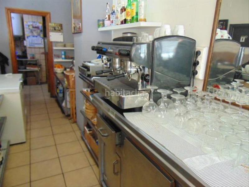 Foto 228cc50d-9c43-4783-8cff-f80c2436e702. Local comercial bar en venta en la chana en Angustias - Chana - Encina Granada