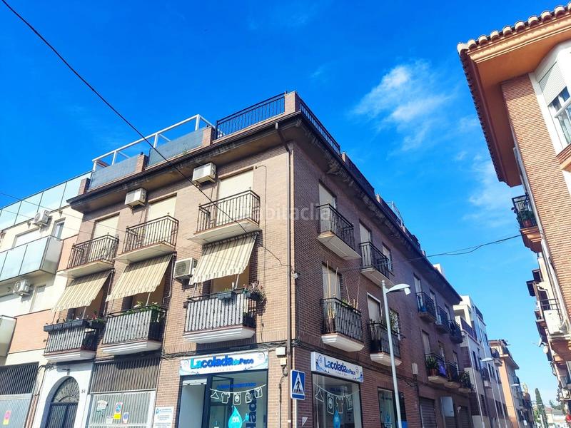 Foto 1efdc095-2828-4284-b2af-c60a4610350e. Piso inmobiliaria garcía delgado vende amplio y luminoso piso !!!! y en esquina!!!!! en Armilla