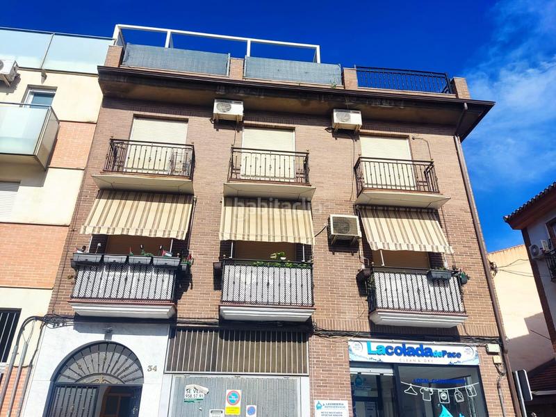 Foto 3ca31d52-2079-4834-b598-ab458fbb1373. Piso inmobiliaria garcía delgado vende amplio y luminoso piso !!!! y en esquina!!!!! en Armilla